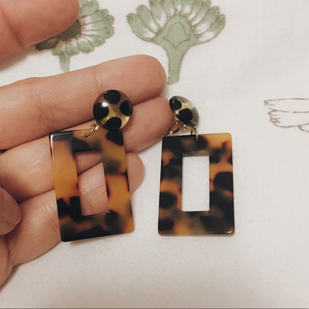 Shein plastic tortoise geometric earrings